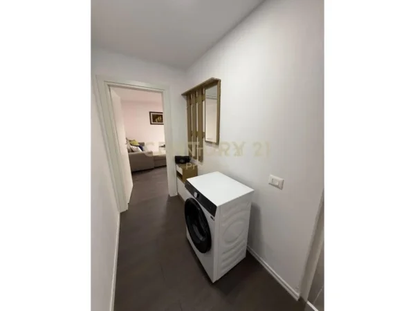 Tirane, jepet me qera apartament 1+1 Kati 1, 58 m² 500 € (rruga Bardhyl)