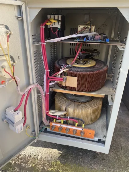 Kurbin, shes aksesore Stabilizer Automatik Tensioni Sako 20KVA.