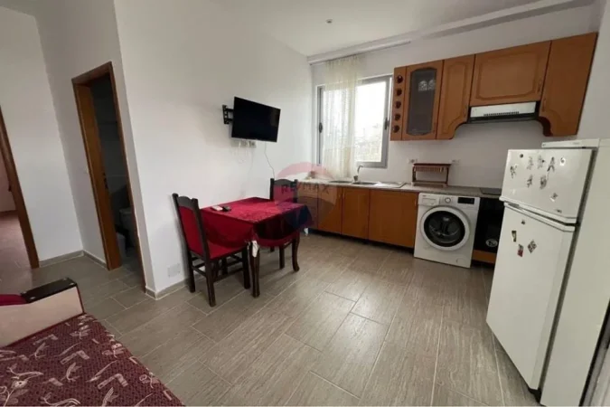 Vlore, jepet me qera 1+1 ,Fusha e Aviacionit,me cmim 250 €