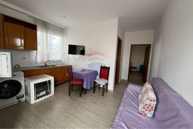 Vlore, jepet me qera 1+1 ,Fusha e Aviacionit,me cmim 250 €