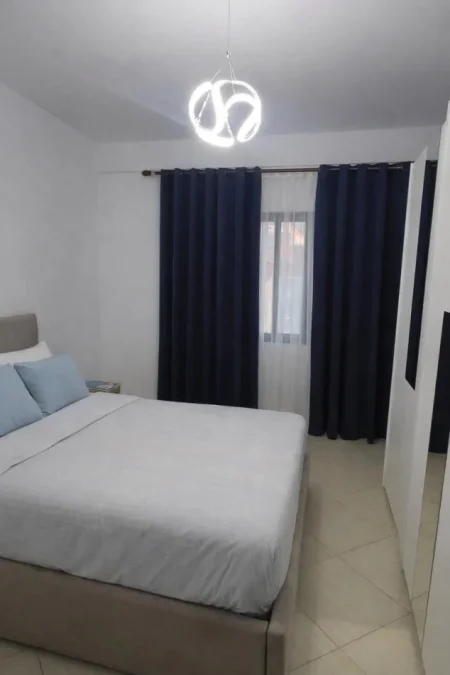 Tirane, jepet me qera apartament 2+1+Ballkon Kati 4, 95 m² 600 € (Don Bosko)