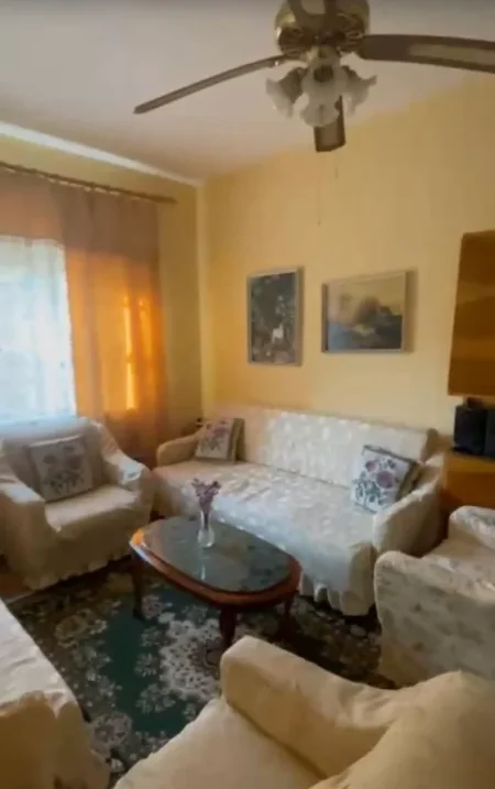 Tirane, jepet me qera apartament 2+1+Ballkon Kati 2, 80 m² 400 € (Ferit Xhajko)