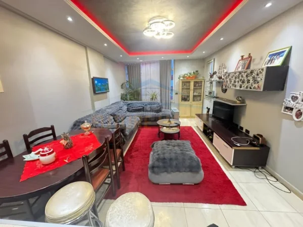 Tirane, shitet apartament 2+1 Kati 8, 114 m² 200.000 € (UNAZA E RE)