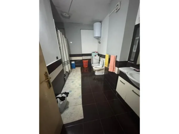 Tirane, shitet apartament 2+1 Kati 8, 114 m² 200.000 € (UNAZA E RE)