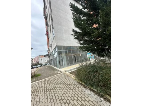 Qera , Ambient Biznesi , Unaza e Re 500 €, PRIME62888