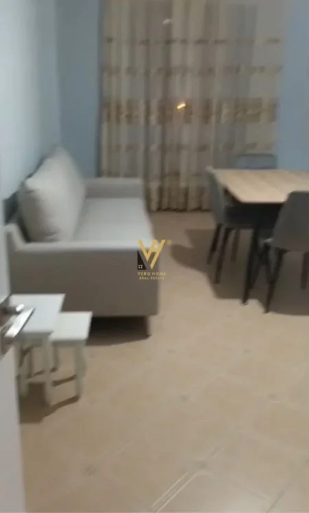 Tirane, jepet me qera apartament 2+1+Ballkon Kati 3, 85 m² 500 € (5 MAJI)