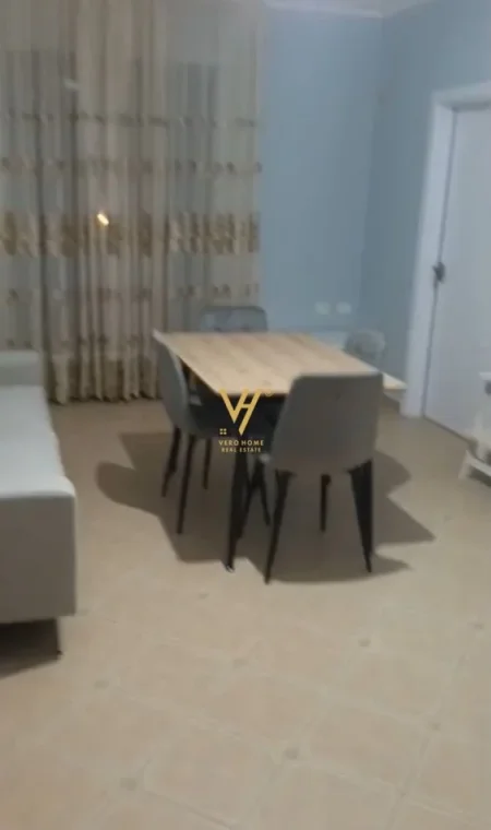 Tirane, jepet me qera apartament 2+1+Ballkon Kati 3, 85 m² 500 € (5 MAJI)