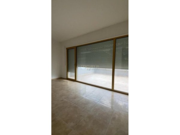 Tirane, jepet me qera Kati 3, 217 m² 3.000 € (Bllok)