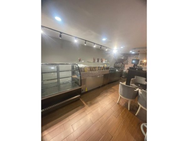 Tirane, shitet lokal Kati 0, 71 m² (Vasil Shanto)