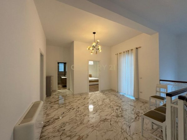 Tirane, shitet Vile 4+1+Aneks+Ballkon Kati 3, 762 m² 2.300.000 € (TEG)