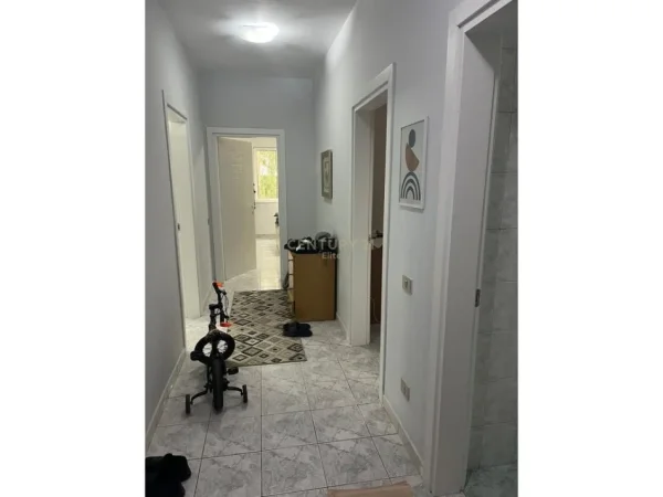 Shqiperi, shitet apartament 2+1 Kati 4, 97 m² 300.000 € (Bllok)