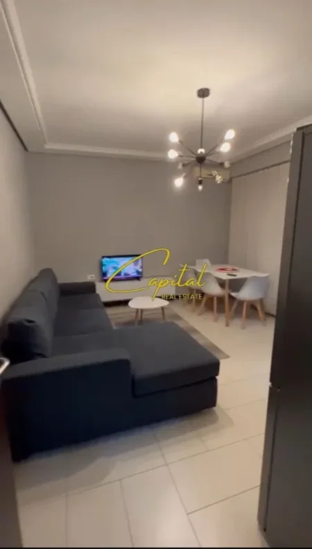 Tirane, jepet me qera apartament 1+1 Kati 4, 75 m² 650 € (RRUGA E KAVAJES)