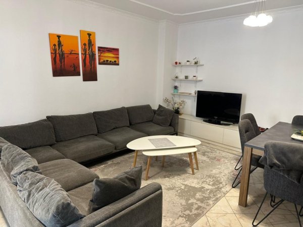Tirane, jepet me qera apartament 2+1 Kati 3, 100 m² 520 € (Astir)