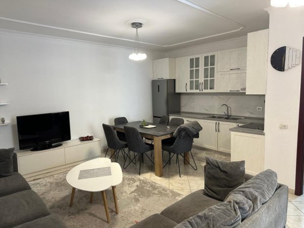 Tirane, jepet me qera apartament 2+1 Kati 3, 100 m² 520 € (Astir)