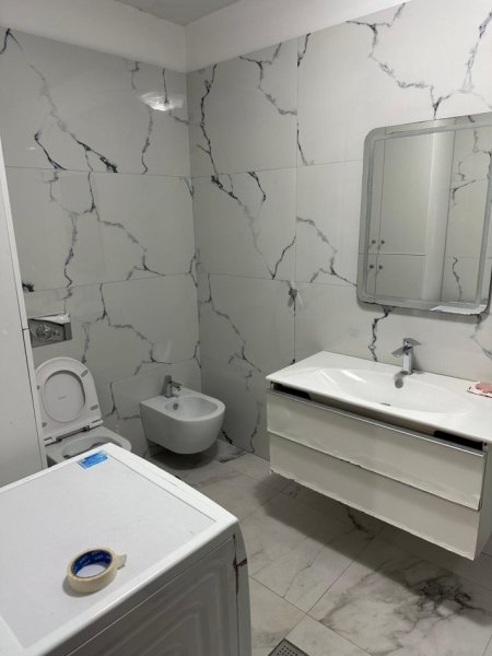 Tirane, jepet me qera apartament 2+1 Kati 3, 100 m² 520 € (Astir)