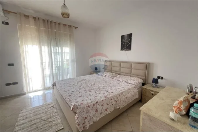 Vlore - Lungomare, jepet me qera apartament 2+1+Ballkon Kati 8, 102 m² 550 € (Rruga Rushit Gorishova, pranë Market Xhihanka)