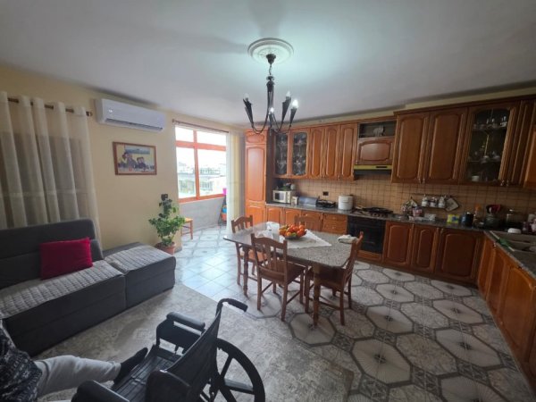 Durres, shitet apartament 2+1+Ballkon Kati 2, 85 m² 115.000 € (Shkolla kushtrimi lirise)