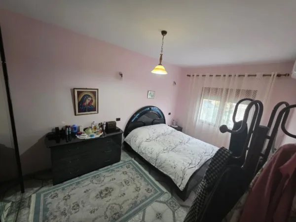 Durres, shitet apartament 2+1+Ballkon Kati 2, 85 m² 115.000 € (Shkolla kushtrimi lirise)