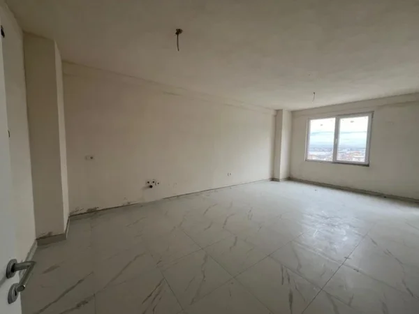 Tirane, shitet apartament 2+1+Ballkon Kati 8, 97 m² 87.500 € (KAMEZ)