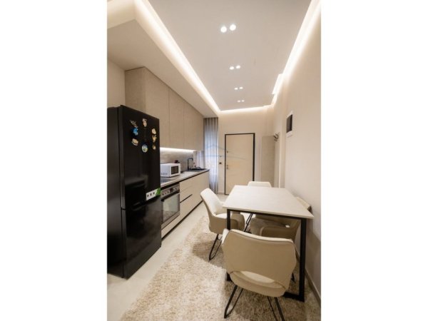 Tirane, shitet apartament 1+1 Kati 1, 110 m² 215.000 € (Transballkanike)