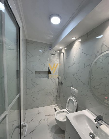 Tirane, jepet me qera apartament 2+1+Ballkon Kati 4, 94 m² 600 € (DON BOSKO)