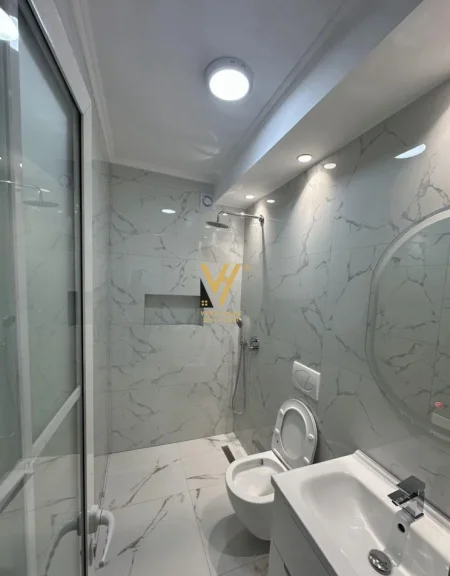 Tirane, jepet me qera apartament 2+1+Ballkon Kati 4, 94 m² 600 € (DON BOSKO)