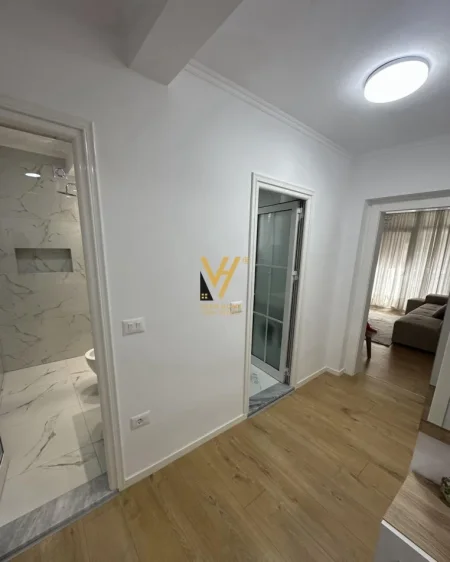 Tirane, jepet me qera apartament 2+1+Ballkon Kati 4, 94 m² 600 € (DON BOSKO)