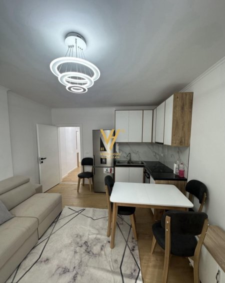 Tirane, jepet me qera apartament 2+1+Ballkon Kati 4, 94 m² 600 € (DON BOSKO)