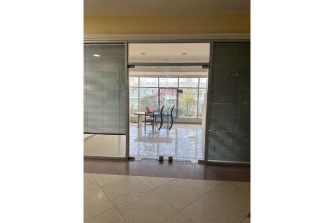 Vlore, shitet ambjent biznesi Kati 2, 33 m² 45.000 € (Sheshi Isa Boletini, Vlorë)