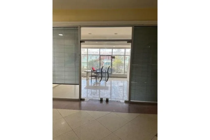 Vlore, shitet ambjent biznesi Kati 2, 33 m² 45.000 € (Sheshi Isa Boletini, Vlorë)