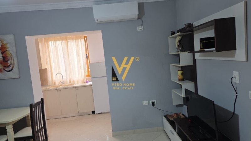 Tirane, jepet me qera apartament 1+1+Ballkon Kati 1, 65 m² 450 € (XHAMLLIKU)