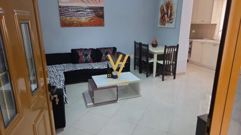 Tirane, jepet me qera apartament 1+1+Ballkon Kati 1, 65 m² 450 € (XHAMLLIKU)