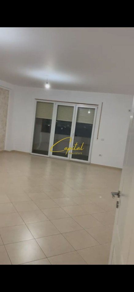 Tirane, jepet me qera zyre Kati 2, 130 m² 500 € (5 MAJI)