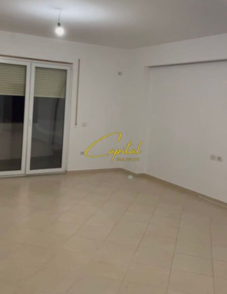 Tirane, jepet me qera zyre Kati 2, 130 m² 500 € (5 MAJI)