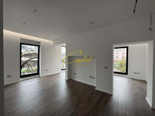 Tirane, jepet me qera zyre Kati 1, 1.500 m² 1.500 € (RRUGA IBRAHIM RUGOVA)