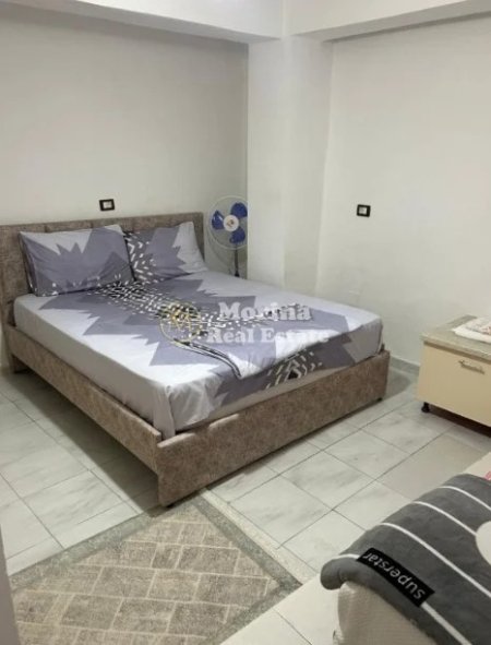 Shqiperi, jepet me qera apartament 1+1 Kati 1, 70 m² 420 € (Pazari i Ri)