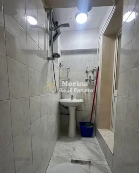 Shqiperi, jepet me qera apartament 1+1 Kati 1, 70 m² 420 € (Pazari i Ri)