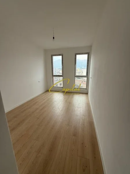 Tirane, jepet me qera zyre Kati 5, 70 m² 590 € (RRUGA E ELBASANIT)
