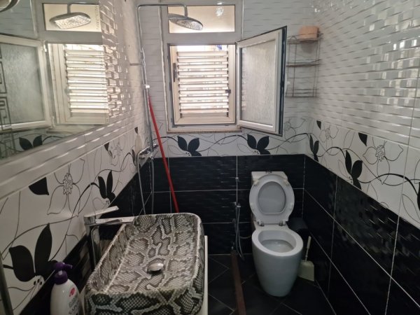 Jepet me Qera Apartament 2+1 i mobiluar tek Zogu i Zi,  600 €URO