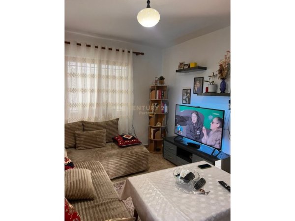 Shqiperi, shitet shtepi 1+1 Kati 1, 96 m² 80.000 € (treshi)
