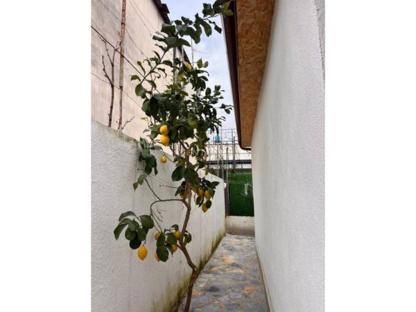 Shqiperi, shitet shtepi 1+1 Kati 1, 96 m² 80.000 € (treshi)