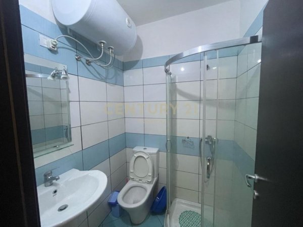 Durres, jepet me qera hotel Kati 9, 3.000 m² 12.000 € (Durres)