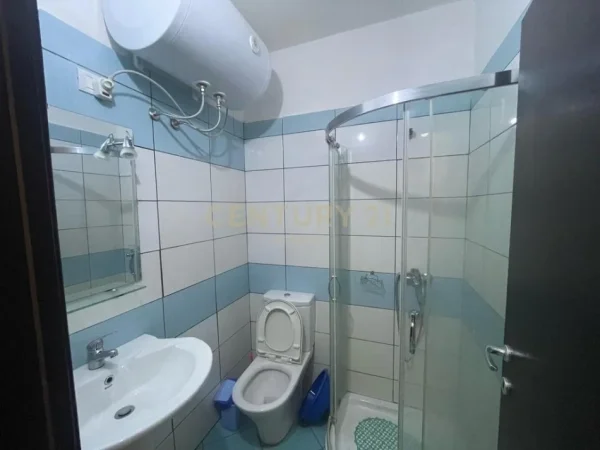 Durres, jepet me qera hotel Kati 9, 3.000 m² 12.000 € (Durres)