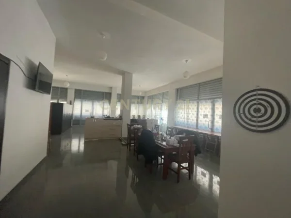 Durres, jepet me qera hotel Kati 9, 3.000 m² 12.000 € (Durres)