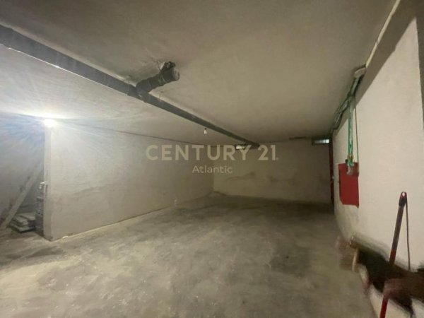 Durres, jepet me qera hotel Kati 9, 3.000 m² 12.000 € (Durres)