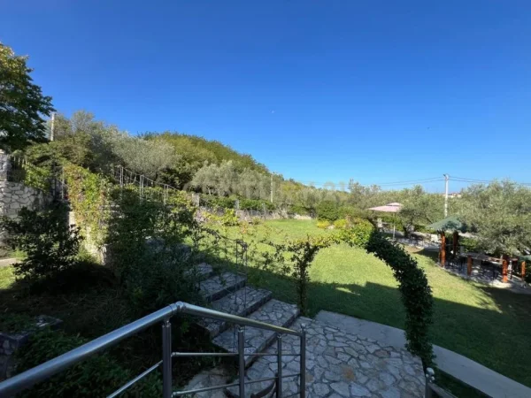 Tirane, jepet me qera hotel Kati 3, 1.800 m² 3.500 € (Durres,Shijak)