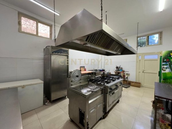 Tirane, jepet me qera hotel Kati 3, 1.800 m² 3.500 € (Durres,Shijak)