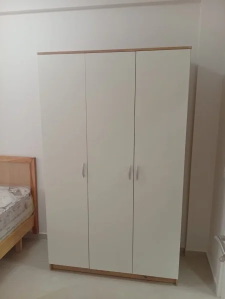 Jepet me Qera Apartament 1+1 ne 5 Maj,pas Concordit, 400 €URO