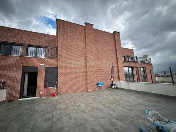 Tirane, jepet me qera apartament 2+1+Ballkon Kati 6, 90 m² 900 € (kodra e diellit)