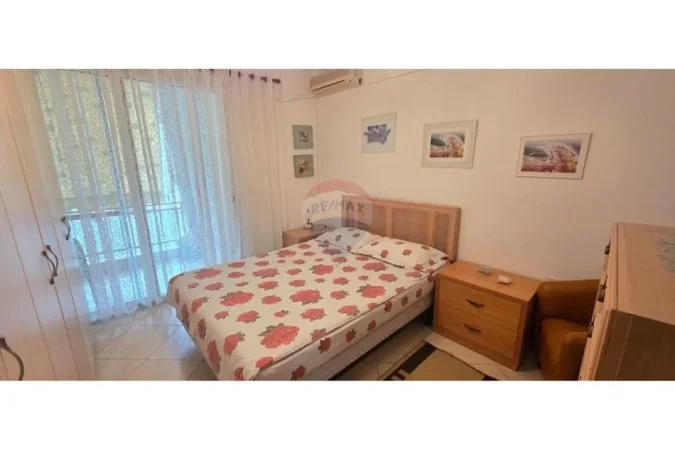 Tirane, jepet me qera apartament 1+1 Kati 4, 64 m² 800 € (AR - Turbinat)
